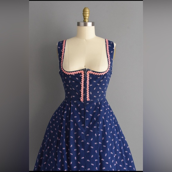 1960s dress | Adorable Blue & Pink Floral Print Dirndl Dress 60s vintage dress - Picture 3 of 10